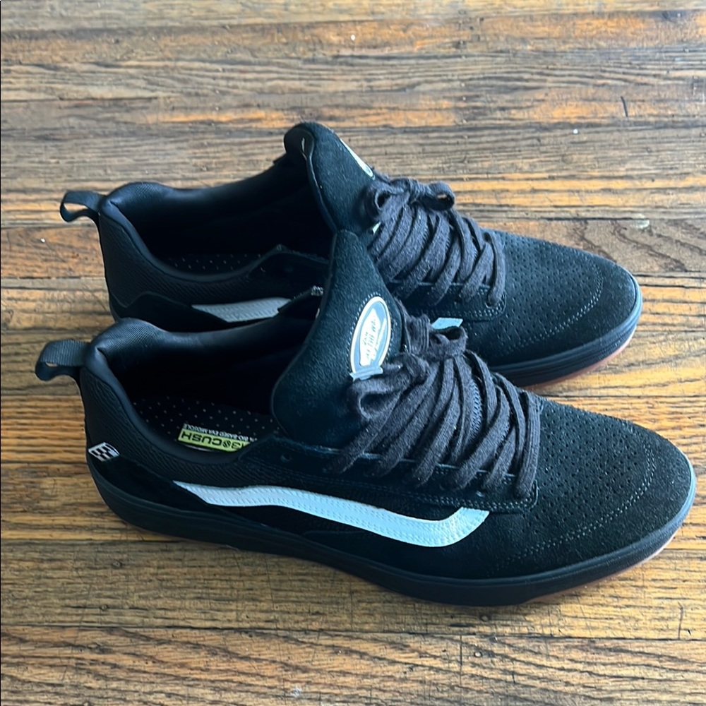 Vans Black and White skateboarding shoes
